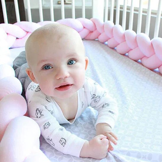 tresse de lit - ™ PETIT COCON:Créez un Univers Doux et Sécurisé pour Bébé - kidzbutterfly.com