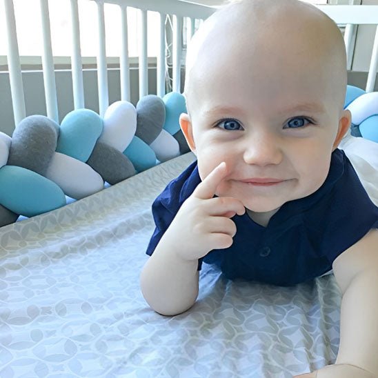 tresse de lit - ™ PETIT COCON:Créez un Univers Doux et Sécurisé pour Bébé - kidzbutterfly.com